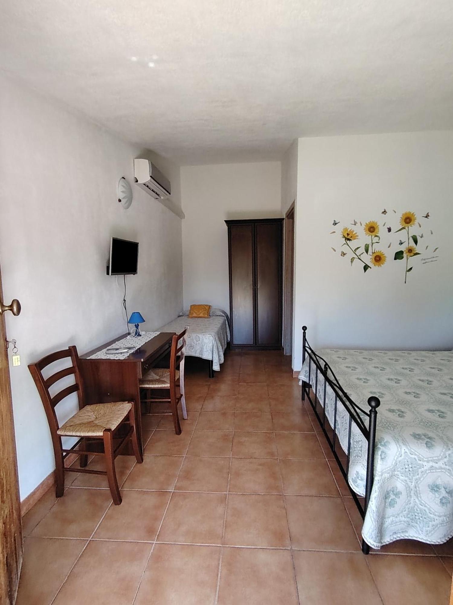 Agriturismo Sa E Padedda Mores الغرفة الصورة
