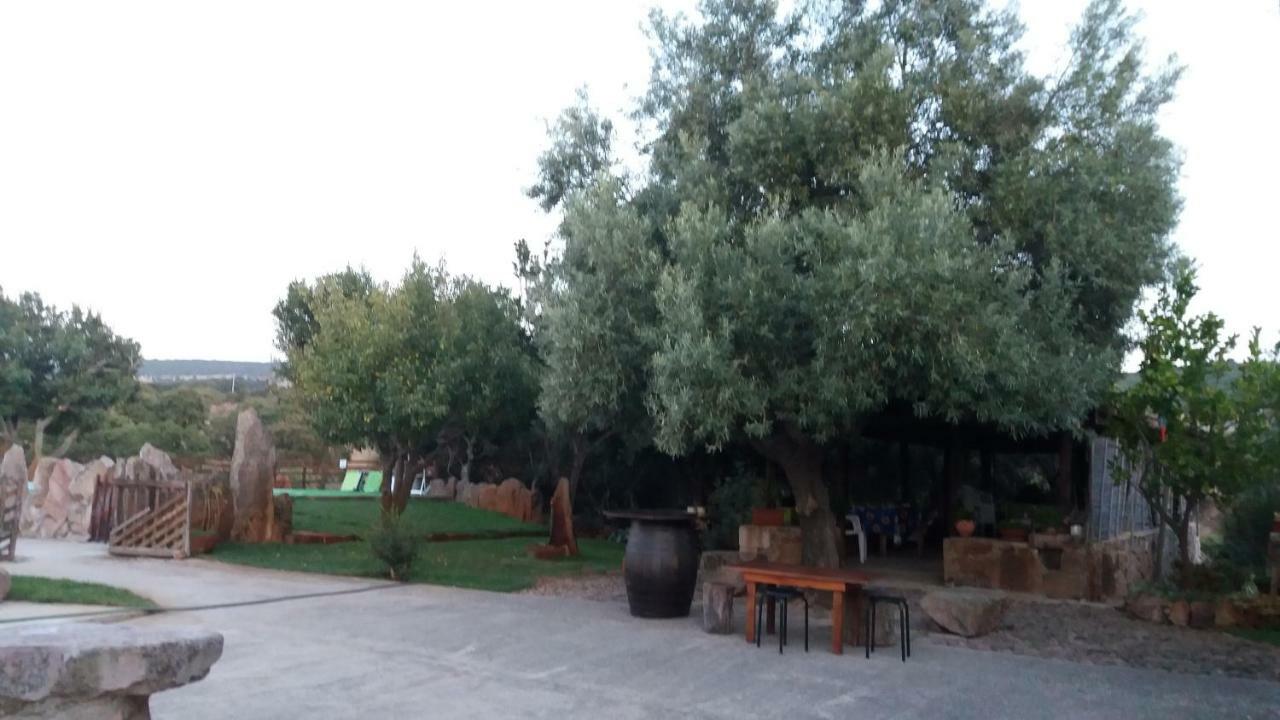 فيلا Agriturismo Sa E Padedda Mores المظهر الخارجي الصورة